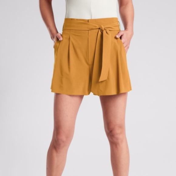 Athleta Pants - Athleta Skyline Shorts ll Waist Tie paper bag pockets Tuscan Gold Mustard sz 6